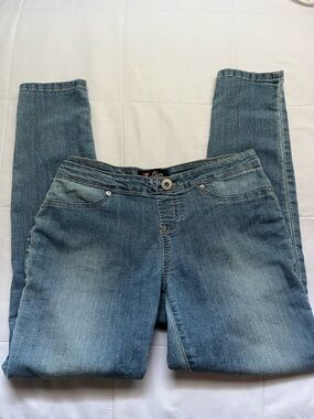 Guess Women’s Medium Blue Skinny Jegging